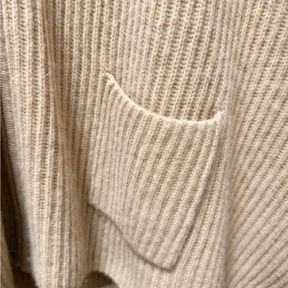 Neiman Marcus “Peachy Tan” Sweater Poncho with Pockets - Size S/M - Picture 3 of 6
